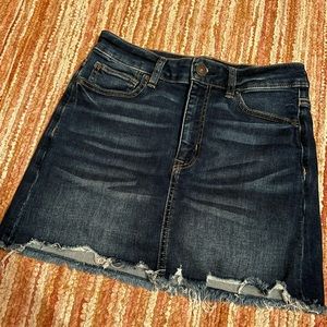 Size 6, American eagle jean skirt.